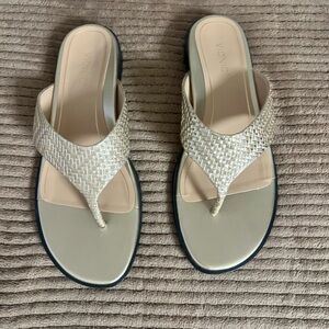 Vionic Women's Woven Gold Sandals